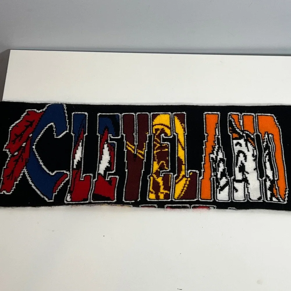 Cleveland Home Town Winter Scarf Guardians Browns Cavaliers Boys One Size Sports